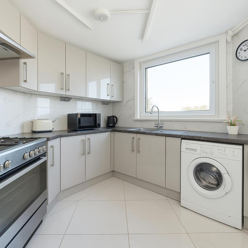 4 Bed Flat Near King's Road