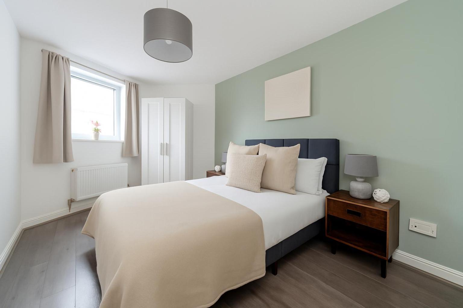 Apartment 4 Bed Flat Near King's Road *